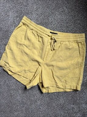 Banana Republic PullOn Linen Shorts Casual Drawstring - Mustard Yellow Medium